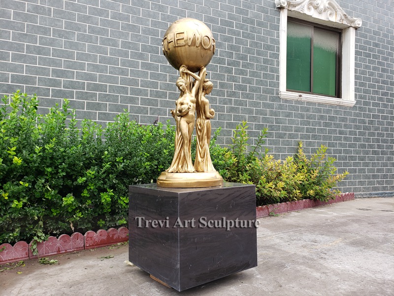 the world is yours statue