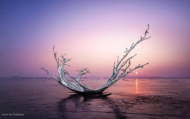 water splash art sculpture
