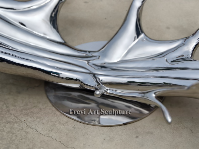 water splasha sculpture detail