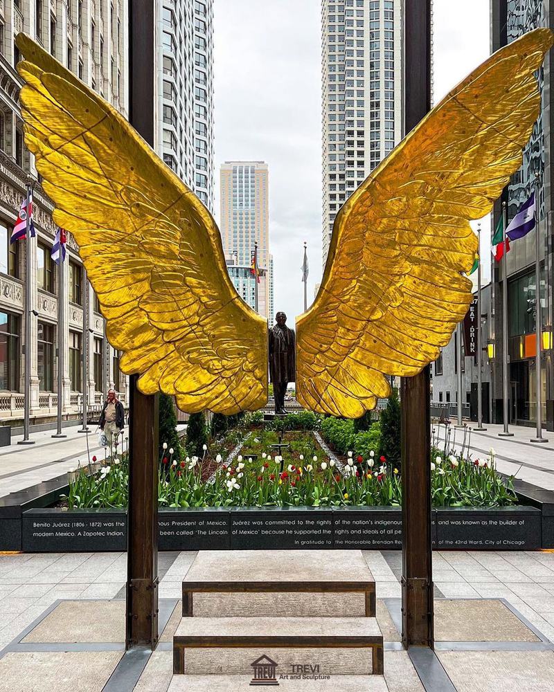wings of Mexico statue