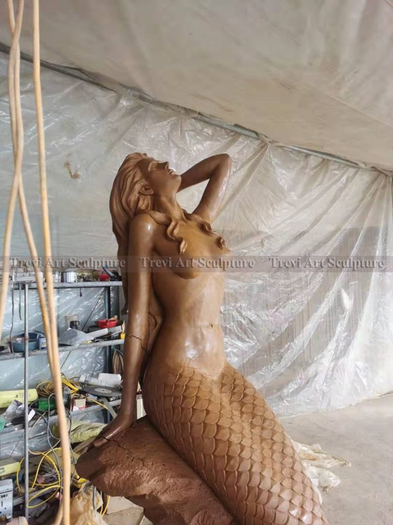 Beautiful Bronze life size mermaid statue clay model