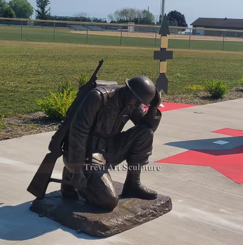 Life size bronze Kneeling soldier statue feedback