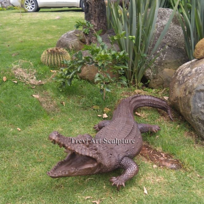 Lifelike Bronze Crocodile Sculpture feedback