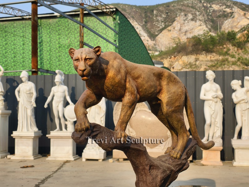 garden mountain lion statue