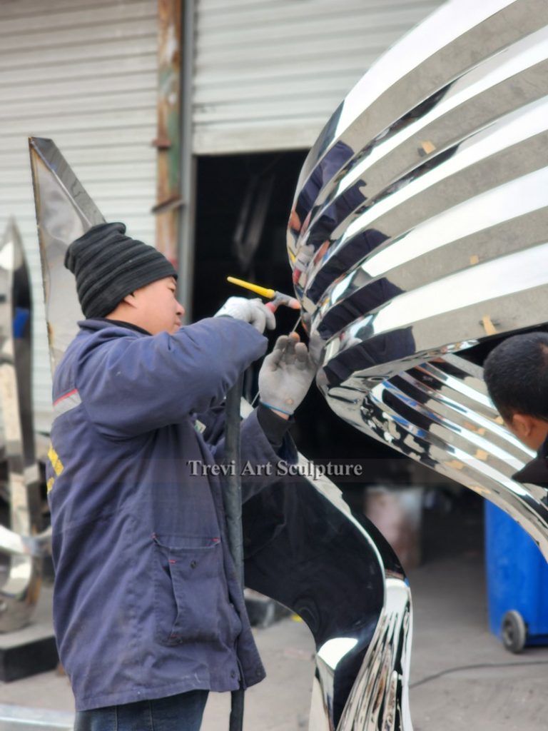 making Metal ribbon statue