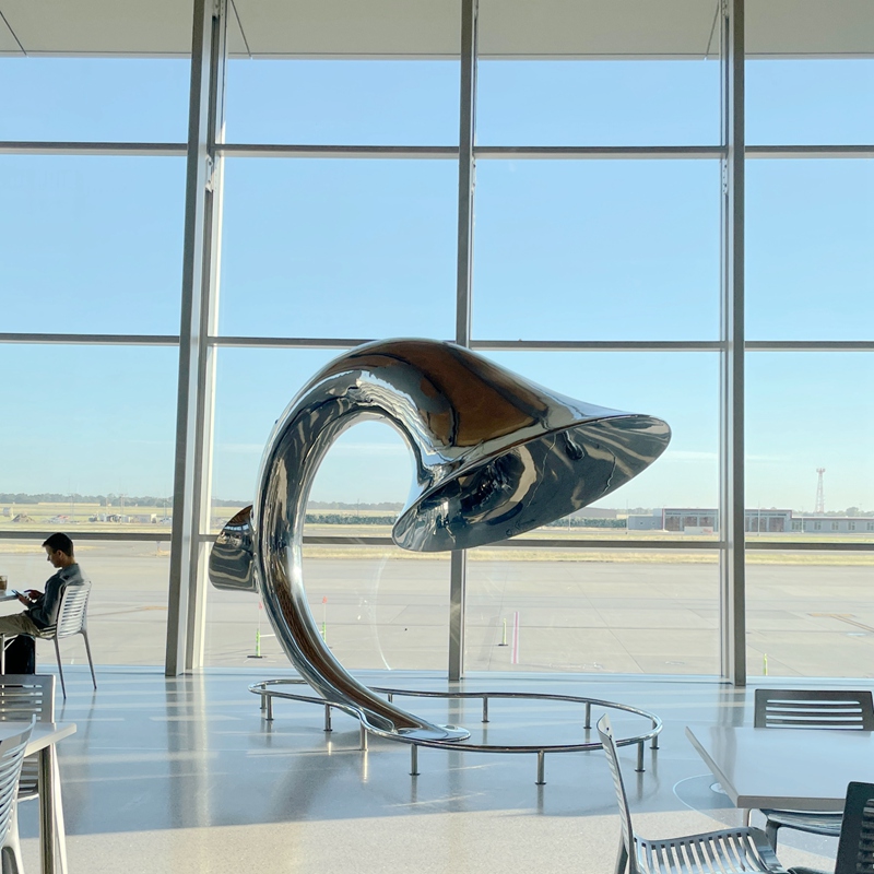 exploring-12-iconic-airport-art-sculptures-around-the-world