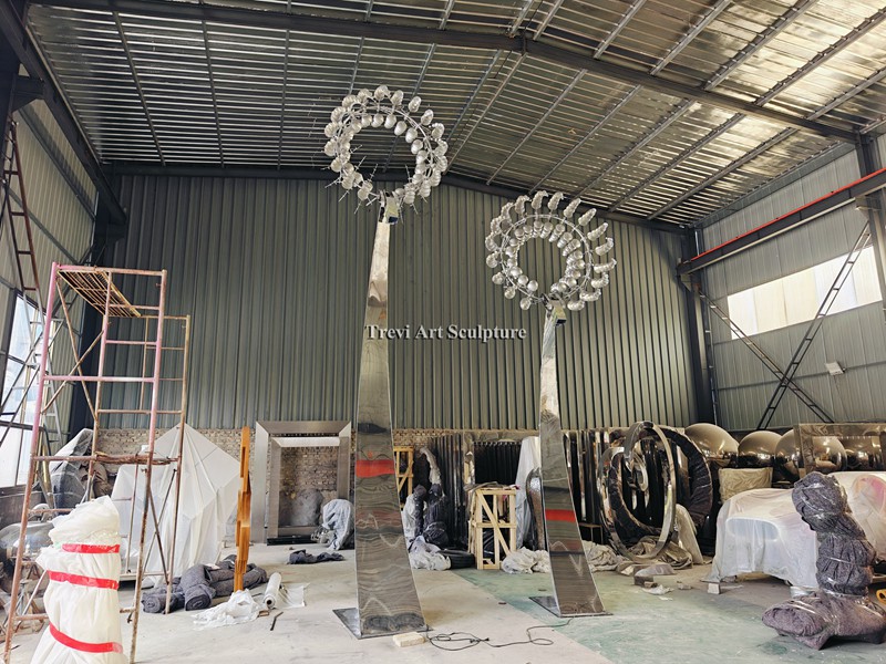 metal kinetic wind art sculpture